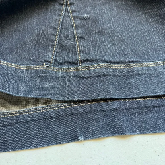 Chic Denim Mini Skirt with Pockets - Picture 12 of 12